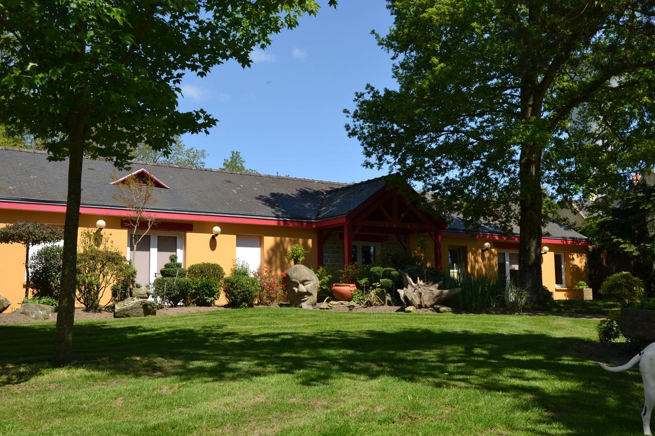 Hotel Roc Land Les Portes du Coglais Esterno foto