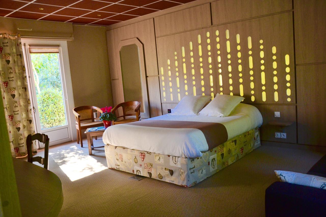 Hotel Roc Land Les Portes du Coglais Esterno foto